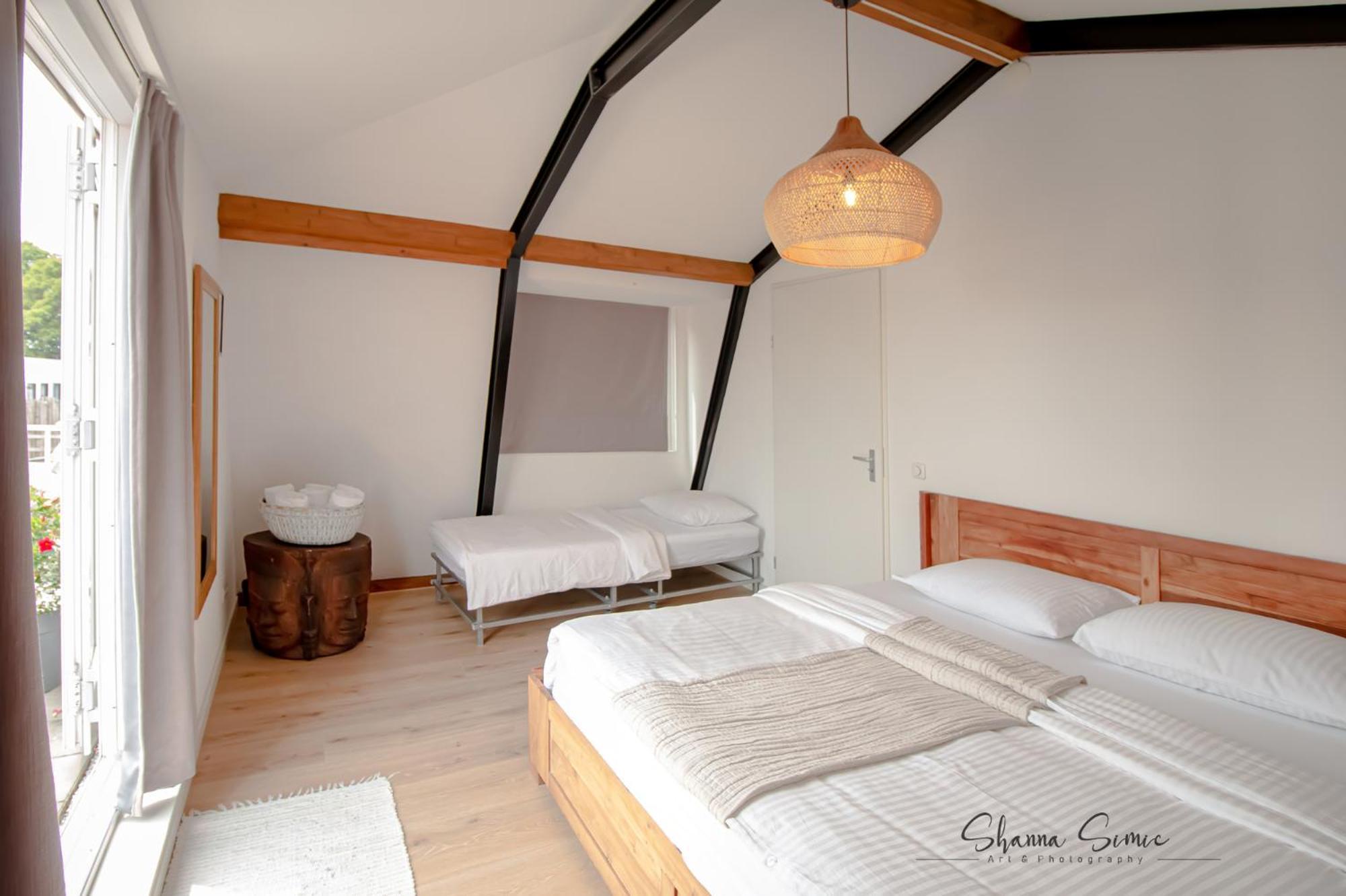 Aparthotel De Koning By Urban Home Stay Алкмаар Екстериор снимка