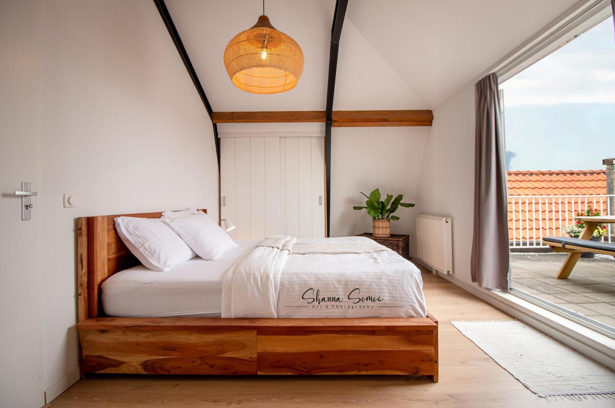 Aparthotel De Koning By Urban Home Stay Алкмаар Екстериор снимка