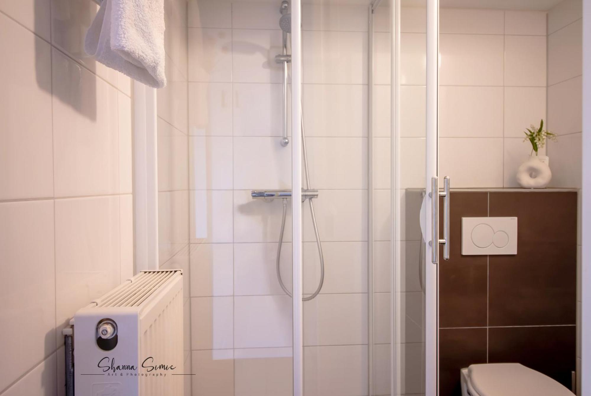 Aparthotel De Koning By Urban Home Stay Алкмаар Екстериор снимка