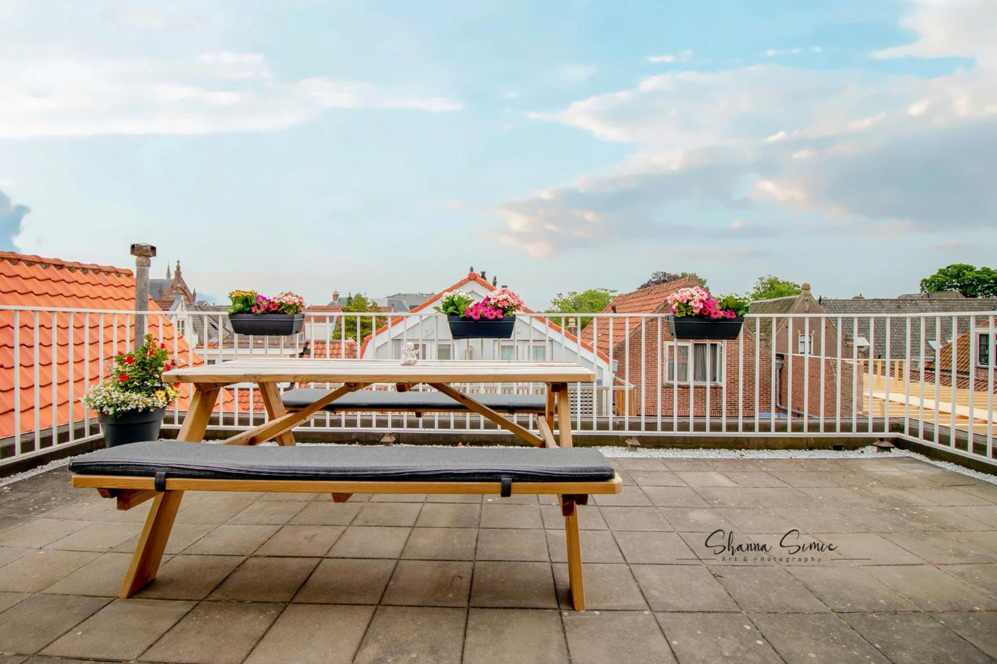 Aparthotel De Koning By Urban Home Stay Алкмаар Екстериор снимка
